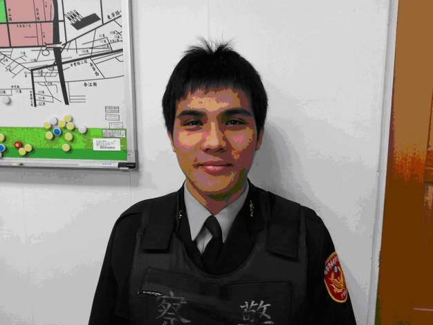 酒駕男自撞闖禍不認錯　少年警展開法網送法辦