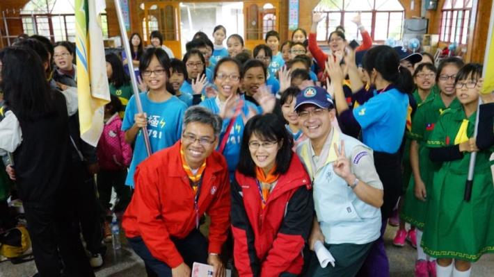 垂降、攀岩、呼口號　竹縣幼童軍、幼女童軍舍營活動萬瑞森林遊樂區登場 共19張圖片