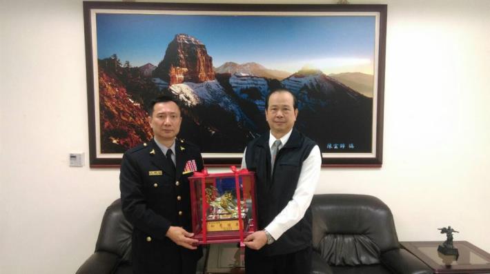 新竹縣政府警察局曾警務參前進光榮退休 共2張圖片