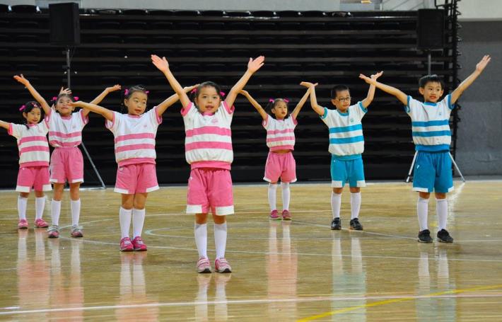 全縣國中小健身操比賽53隊900同學暢快流汗擁抱健康