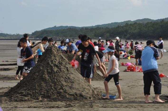 海洋之美創意沙雕競賽竹北新月沙灘舉行 200選手秀創意