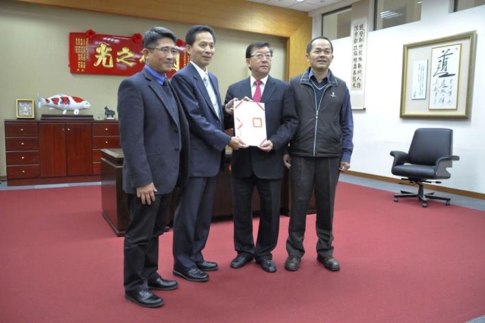 統一投資百億在湖口設廠 縣府72小時完成發照