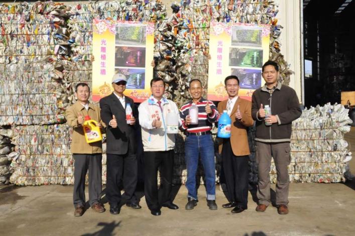 收集百萬罐成果展現暨光雕植生牆造型亮相