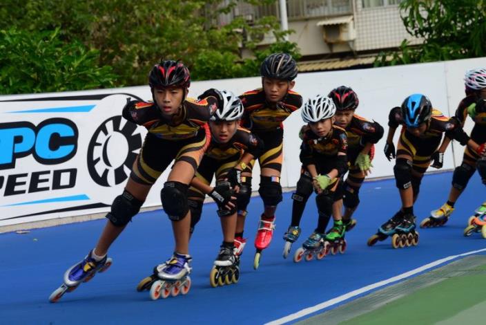 十度稱霸全國　新湖國小勇奪全國溜冰錦標賽國小組總冠軍 共12張圖片