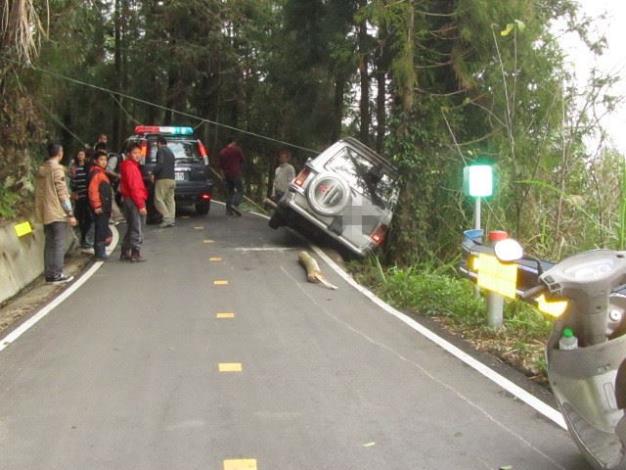 五峰警山路急送斷指 車禍婦獲救民眾喝采 共2張圖片 的圖片