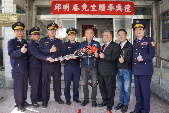 春唐建設捐贈3輛警車給竹東分局 用行動支持警察維護治安 共2張圖片 的圖片