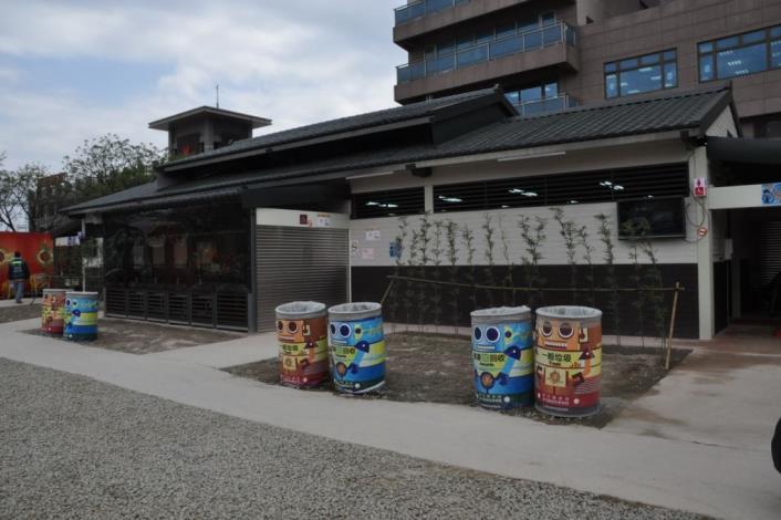 美觀兼整潔 燈會環保廁所被當成日式料理店