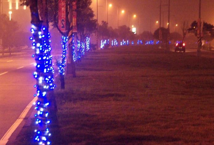 邱縣長登高一呼  企業贊助2400組led燈打亮縣治區主要道路