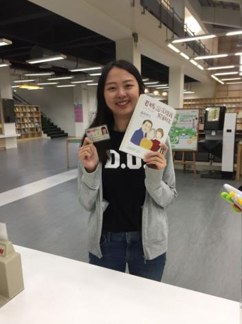 沒帶借書證照樣可借書　身分證健保卡也行
