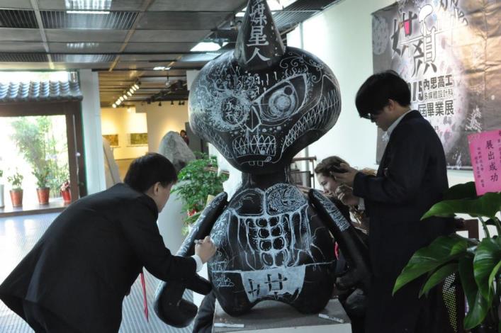 展現多媒體設計科活力與創新　內思高工媒顏澀畢業成果展