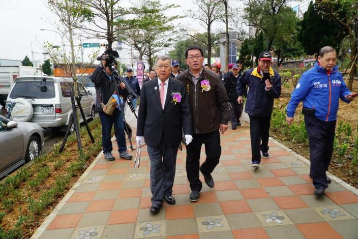 湖口光復路人行步道啟用　歡迎企業綠帶認養