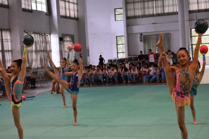 芎林國中學學期末休業式　韻律體操隊上場表演當壓軸