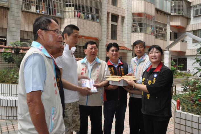 竹東鎮民房曉鋒夫婦福建漳州遇險　縣長上門慰問、壓驚