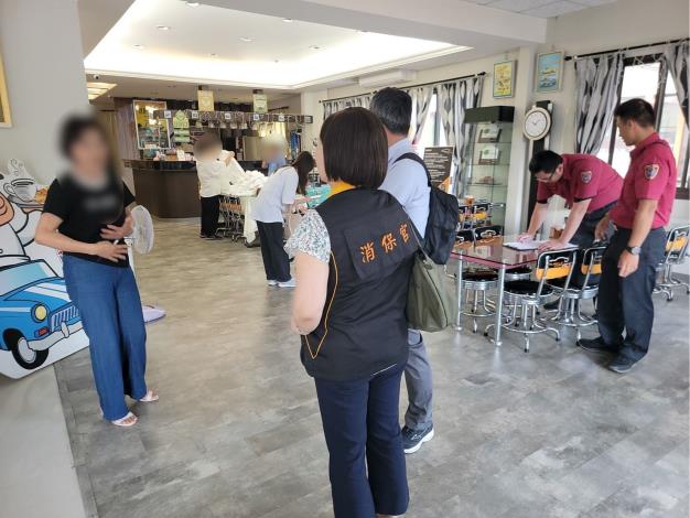 官網-新竹縣政府消保官辦公室日前召集交通旅遊處、工務處、消防局、警察局進行縣內旅宿業聯合查核