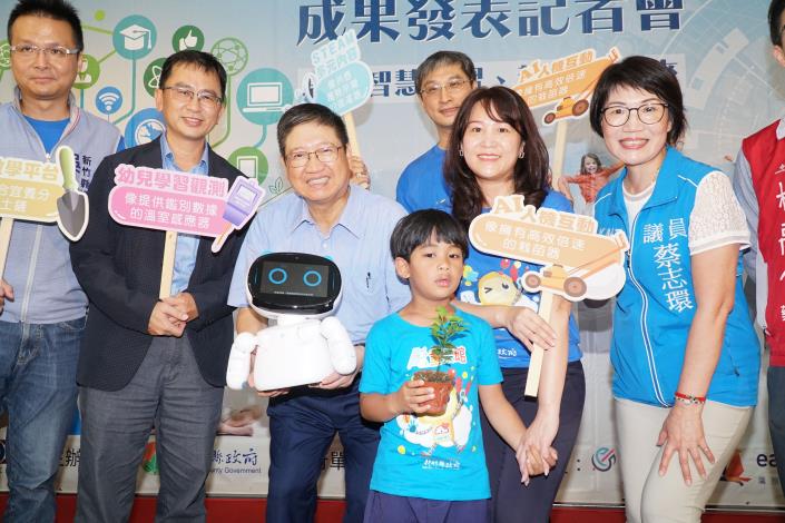 竹縣2300名學童有機器人「凱比同學」陪伴　明年逐步擴大到全縣