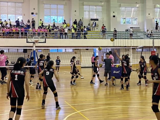 全國中華盃國小師生排球賽 六家國小六年級女生組三連霸 共4張圖片