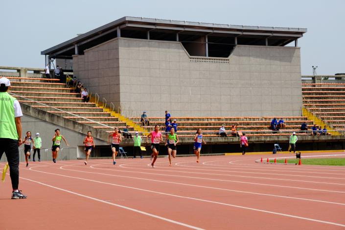 全國小學田徑錦標賽開幕　全國766名選手齊聚新竹縣體育場較勁