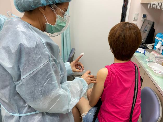 新竹縣2728名幼兒園及兒童課後照顧中心教職員工       7月8日開打疫苗 共2張圖片