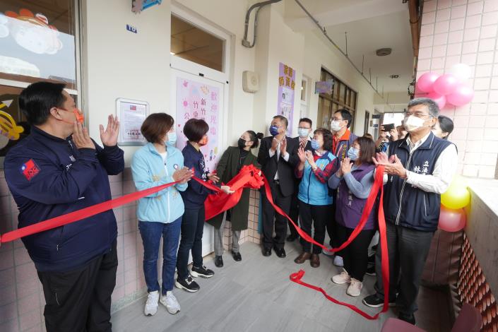 竹縣打造0至12歲學童安心學習環境 竹東國小社區公托家園揭牌