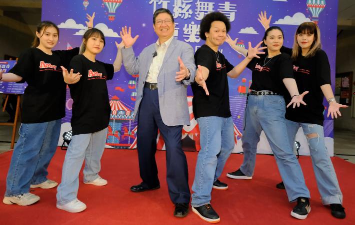 連假4/2來去竹縣童樂會  市集、馬戲團秀、傳唱鄧雨賢歌曲 共5張圖片