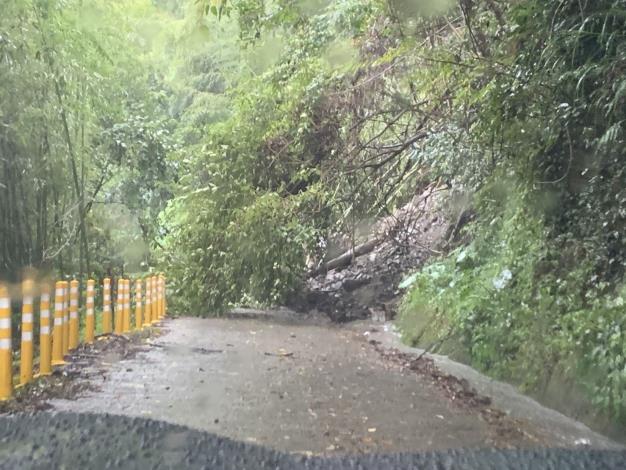 颱風帶來連續雨勢籲民眾請勿前往山區 秀巒國小停止上班上課