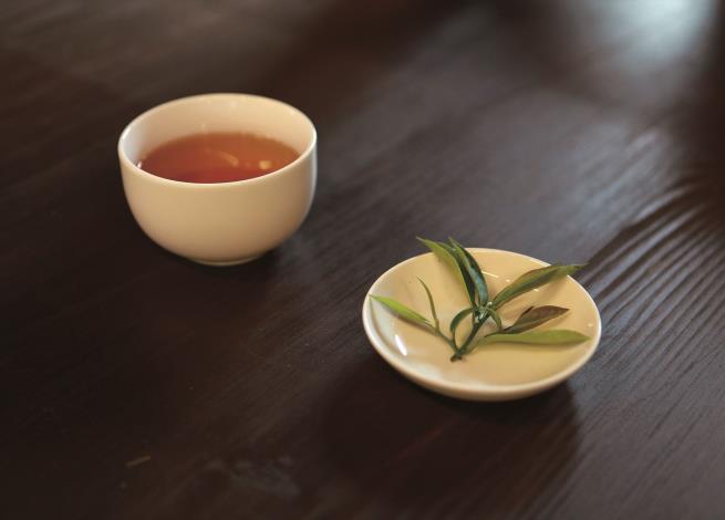 東方美人茶為新竹縣特色農產品，茶園遍佈在峨眉、北埔兩鄉。