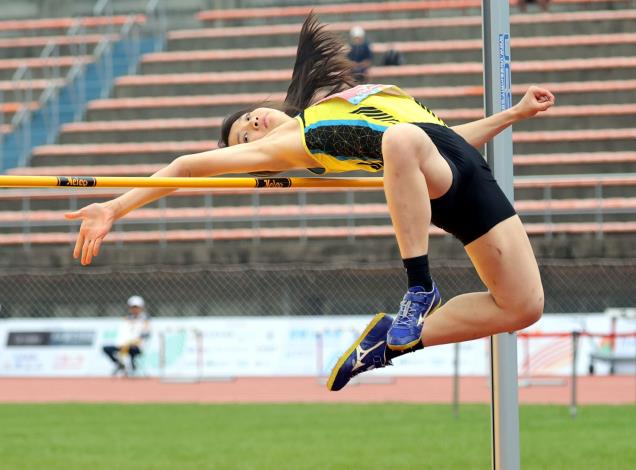 芎林國中林沛萱在全中運國女全能跳高以1公尺81達標亞運，打破懸了32年大會紀錄。執委會提供，林嘉欣／攝
