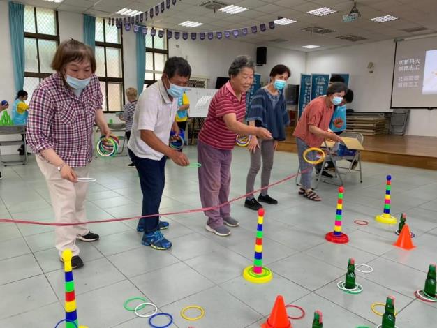 官網-此次活動由大專青年學生集思廣益，設計出許多好玩的古早童小遊戲，如打彈珠、套圈圈等