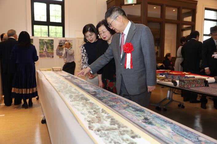 新竹縣在此次日本宮崎縣友好美術展上，展出19位新竹在地藝術家的45件作品，展現新竹縣軟實力。