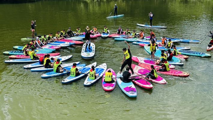 官網-竹北區社會福利服務中心在峨眉湖舉辦青少年SUP立式划槳一日體驗活動