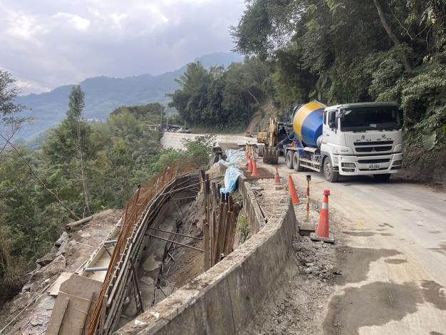 官網-39.8K路段因雨勢受創，竹縣府為保障民眾用路及生命財產安全，施工分段管制至年底。