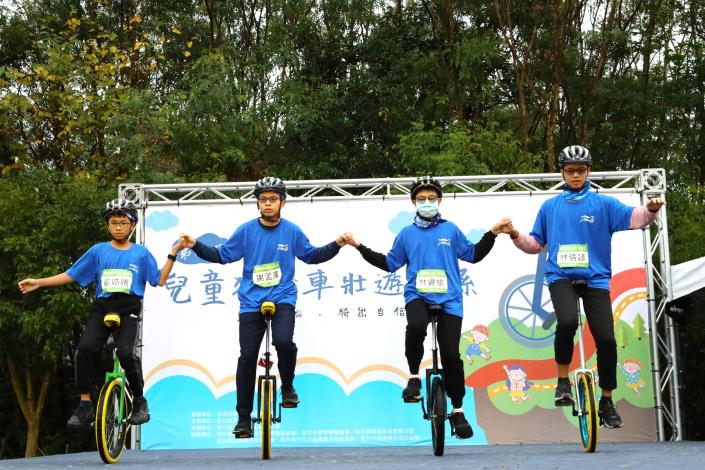 官網-獨輪車學長姐示範表演。 (2).JPG