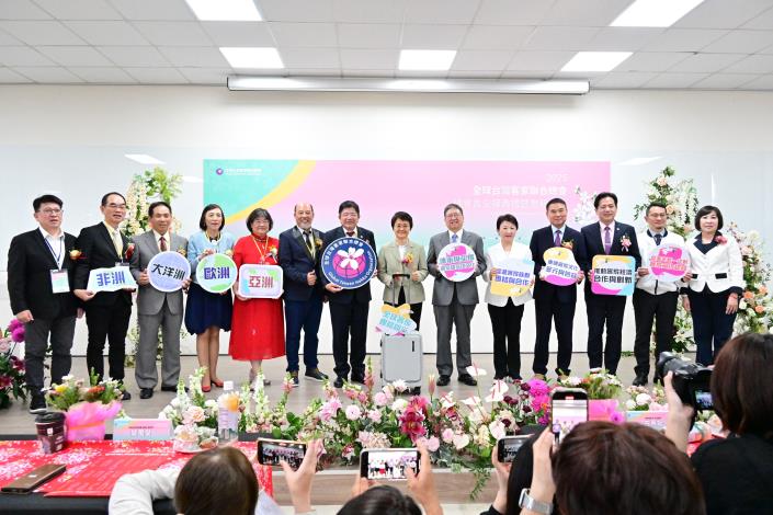 官網DSC_4999與會的桃竹竹苗中五縣市及全球客家領袖也共同提出「全球客家五大宣言」.JPG 官網DSC_4999與會的桃竹竹苗中五縣市及全球客家領袖也共同提出「全球客家五大宣言」.JPG