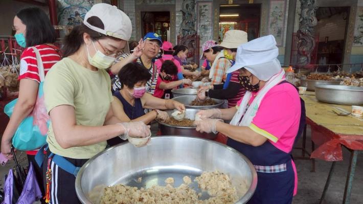 官網－新竹縣新住民家庭服務中心『藝』起『粽』動員 ，透過食物分享不同國家的文化。2