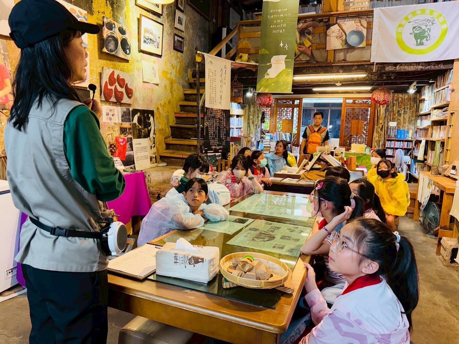山崎國小造訪關西老街特色店家。