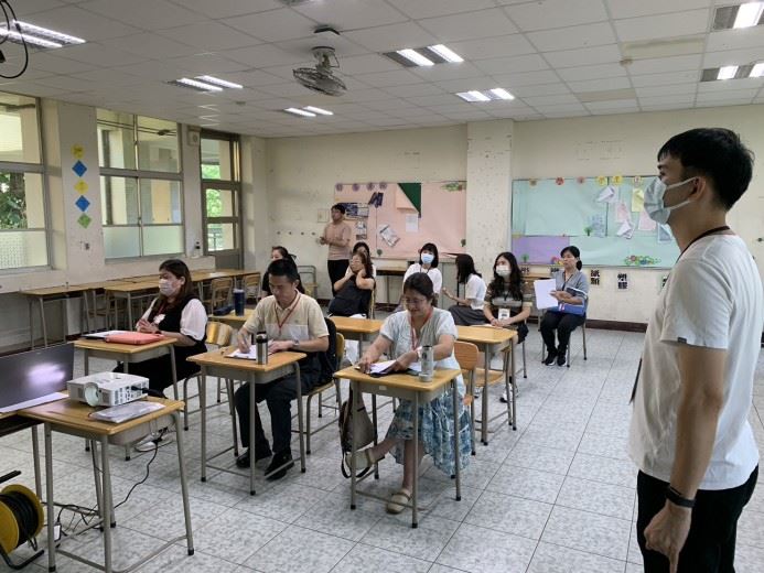 教案組評審與參賽者
