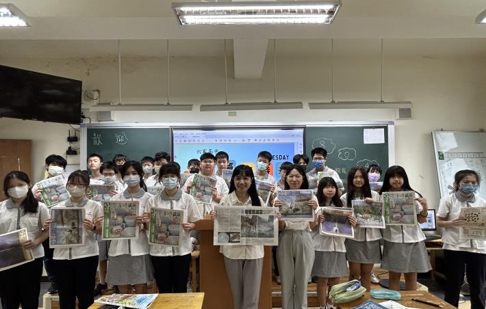 六家高中舉辦「晨讀好時光」，帶領學生讀報。
