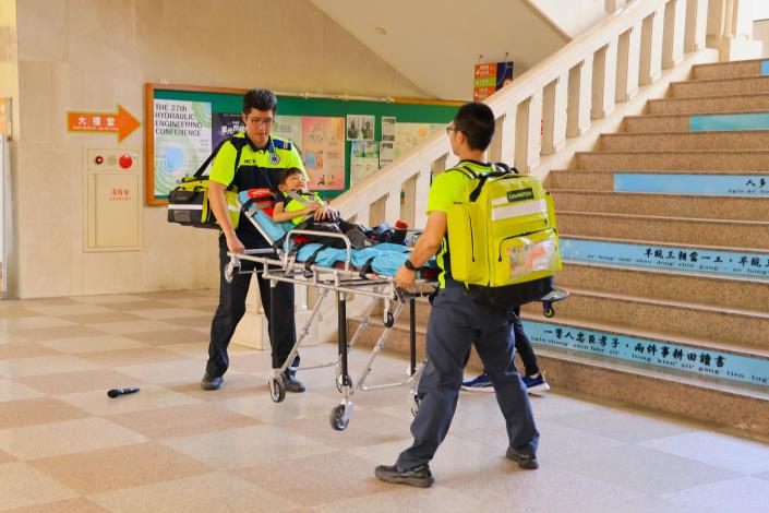 4為因應幼兒患者在救護運送過程中的安全需求，本次救護車亦特別加裝兒童專用擔架床固_.JPG