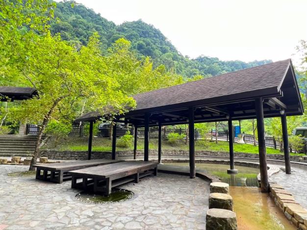 張學良文化園區_將軍湯泡腳池_0