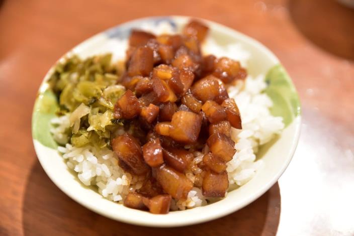 黑皮驊魯肉飯S__117645374_0