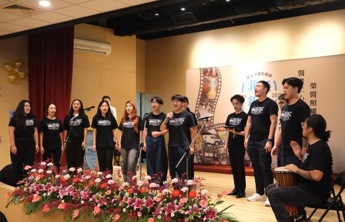 官網-今日慶祝活動由JF太鼓中心震撼的太鼓表演揭開序幕，接續尖石鄉泰雅學堂青年合唱團如天籟之音的獻唱2.JPG