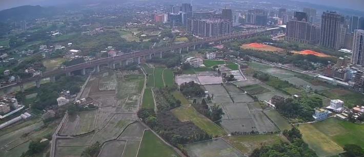 環保局利用空拍機巡查，未發現有可疑露天燃燒跡象。 (2).JPG