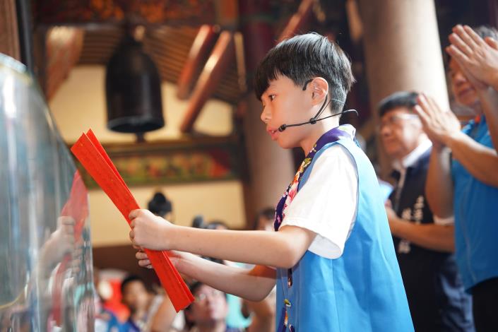 官網DSC06576_0義民祭開幕式邀請東安國小學生擔任請神工作