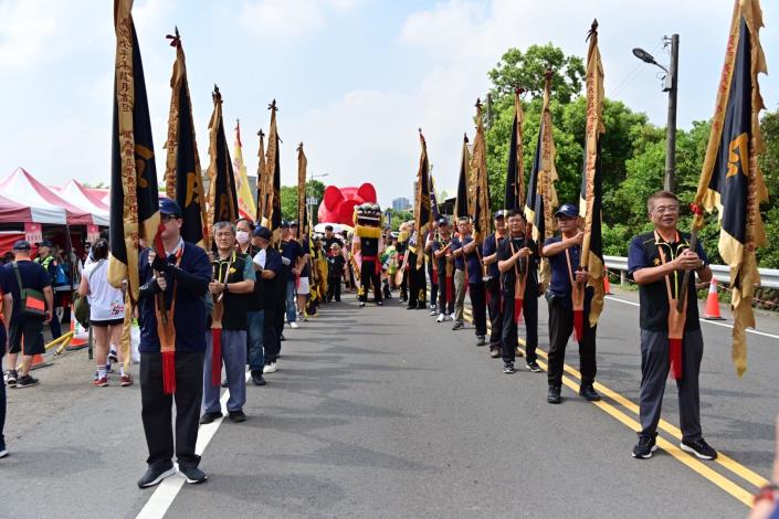 官網-義民祭開幕式，十五聯庄祭典區黑令旗進場