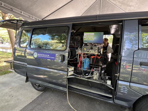 網~空氣品質監測車、雪氣採樣鋼瓶到位S__11993124_0