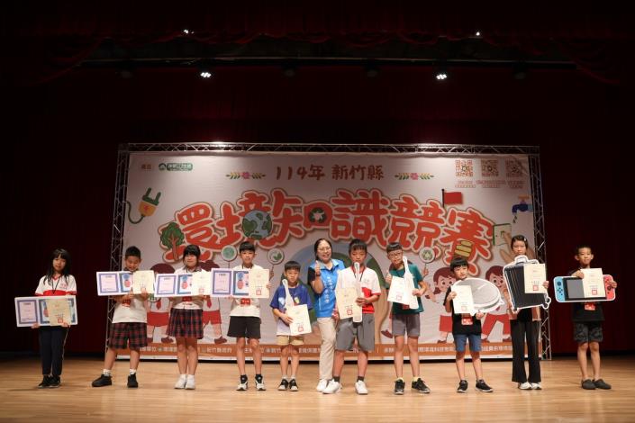 學童組前十名頒獎