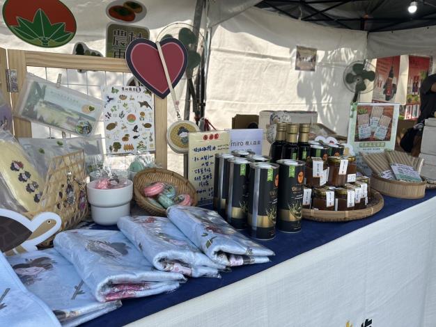 新竹縣特色農特產品於「一起嘉 遊」中臺灣農創市集展售2