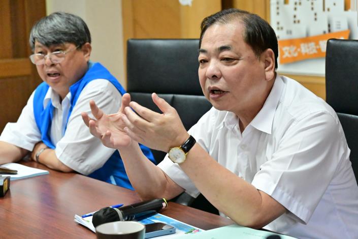 新竹縣副縣長陳見賢除了要求衛生局加強食安把關外，也呼籲食品業者應落實自主管理，遵守食安法相關規定。