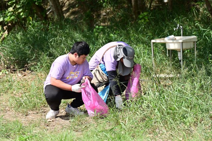 官網-近150名青年志工以實際行動守護河川生態.JPG