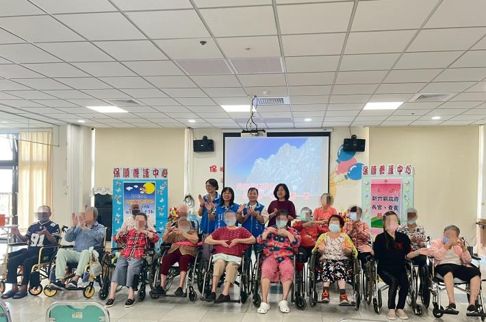 ~保順養護中心~縣府團隊與中心長輩中秋團圓大合唱 ~保順養護中心~縣府團隊與中心長輩中秋團圓大合唱